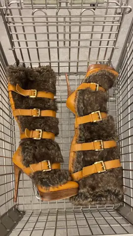 when you live in a republican town and the thrifts EAT 🦝🪵🤎 #y2k #mcbling #y2kmcbling #thriftfind #thrifthaul #thrifted #y2kthrifthaul #thriftwithme #y2kfashion #furboots #vintagetiktok #russiancore #bimbotiktok #goodwillfinds #fashiontiktok #twolips #winterfashion 