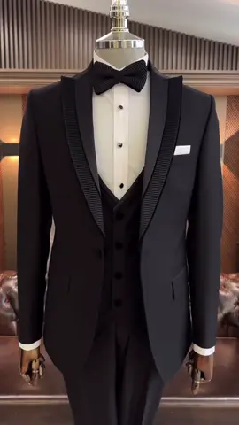 ♠️ COLLECTION PRIVÉE : Portez votre confiance. #costume #trajes #traje #conjuntos #soultani #elegant #fashion #groom #wedding #boda #mariage #luxuriouslifestyle #luxury #lujo #fashionblogger #tendencia #trendy #foryou #pourtoi #costumedesign #design #designinspo #sigma #wow #classic #oldmoney #chic #italianman #italy #stylist 