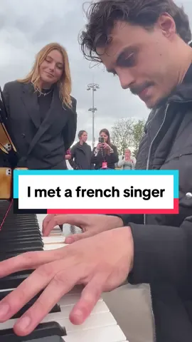 The most WHOLESOME moment happened when the CROWD started singing « Popcorn Salé » … thanks @SANTA ! . . #CokeStudio #CocaColaMusicTour #MagicBucketList Coke Studio completed ✔ . Collaboration commerciale.  . Pour votre santé, pratiquez une activité physique régulière. www.mangerbouger.fr