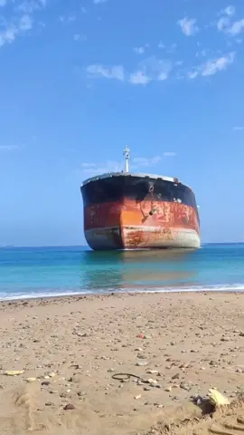 Old ships beaching 😮‍💨 #ship #vessel #spotting #beaching #breaking #graveyard #theend 
