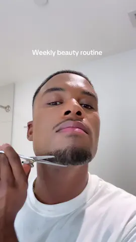Having a weekly beauty routine as a male is extremely essential to your health. Helps remove dead skin, open up your pores & keeps you looking younger and fresh. ##shavingtips##shavingroutine##groomingtips##selfcaretips