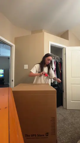 PACKING MY LAST BOX BEFORE LA 📦 (1:45-2:15 PM)