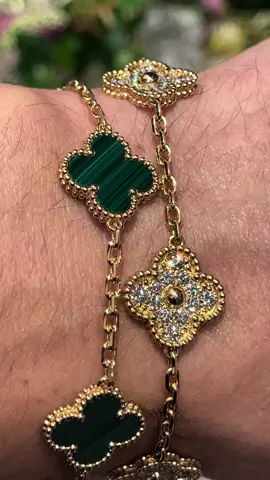 5 motifs malachite and diamonds you can share with your partner 🥰 #vca #vancleef #vancleefandarpels #Sydney #рекомендации #couplegoals 