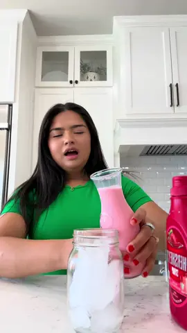 Im in my strawberry matcha grind #sing #matcha 