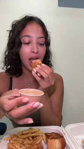 eating @Raising Cane's and catching up 💖 #sanaaeats #raisingcanes #canes #mukbang #foodtiktok #eating #mukbangeatingshow #fyp 