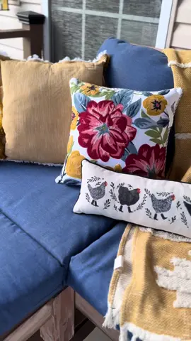 $90 DIY OUTDOOR SOFA>>$2000 JUNK PATIO SET #DIY #diyproject #patio #Home #homerenovation 