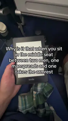 I can’t be the only one experiencing this #travel #traveltiktok #airplane #middleseats #airplanetiktok #travellife 