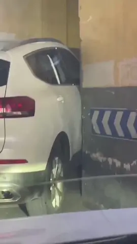 The way to get your car out of trouble!#driving #tips #howto #manual #skills #car