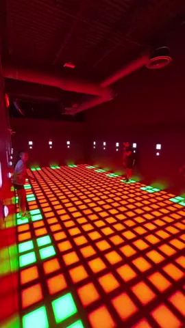 MegaRelay level 9… we did that 👏🏼 #activate #games #indoorgames #megagrid #gaming #fyp #activategames #interactivegames#FamilyFun #caughtoncam #megagrid #lightupfloortiles#lightupfloortilesgame#lightfloorroomgame#gamelightsground #beatingthelightup #floorislava 