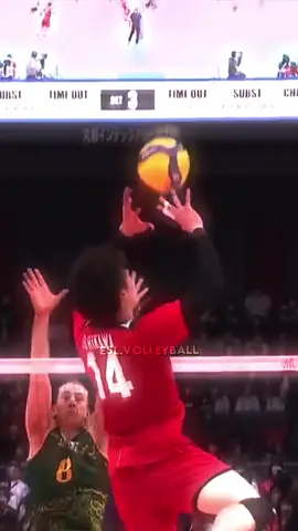This fake spike is genius 🧐🧠 #volleyball #fypage