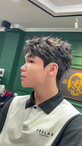 Biến hình Bad Boy với Kiểu tóc Side Part kết hợp Kiểu Uốn Mới 2024, Bay Bổng, Khoẻ Khoắn, Dễ Chăm Sóc!!!#tócnamđẹp #timbarbershop #xuhuong #xuhuong #viral #teamgiunputinka #sidepart 