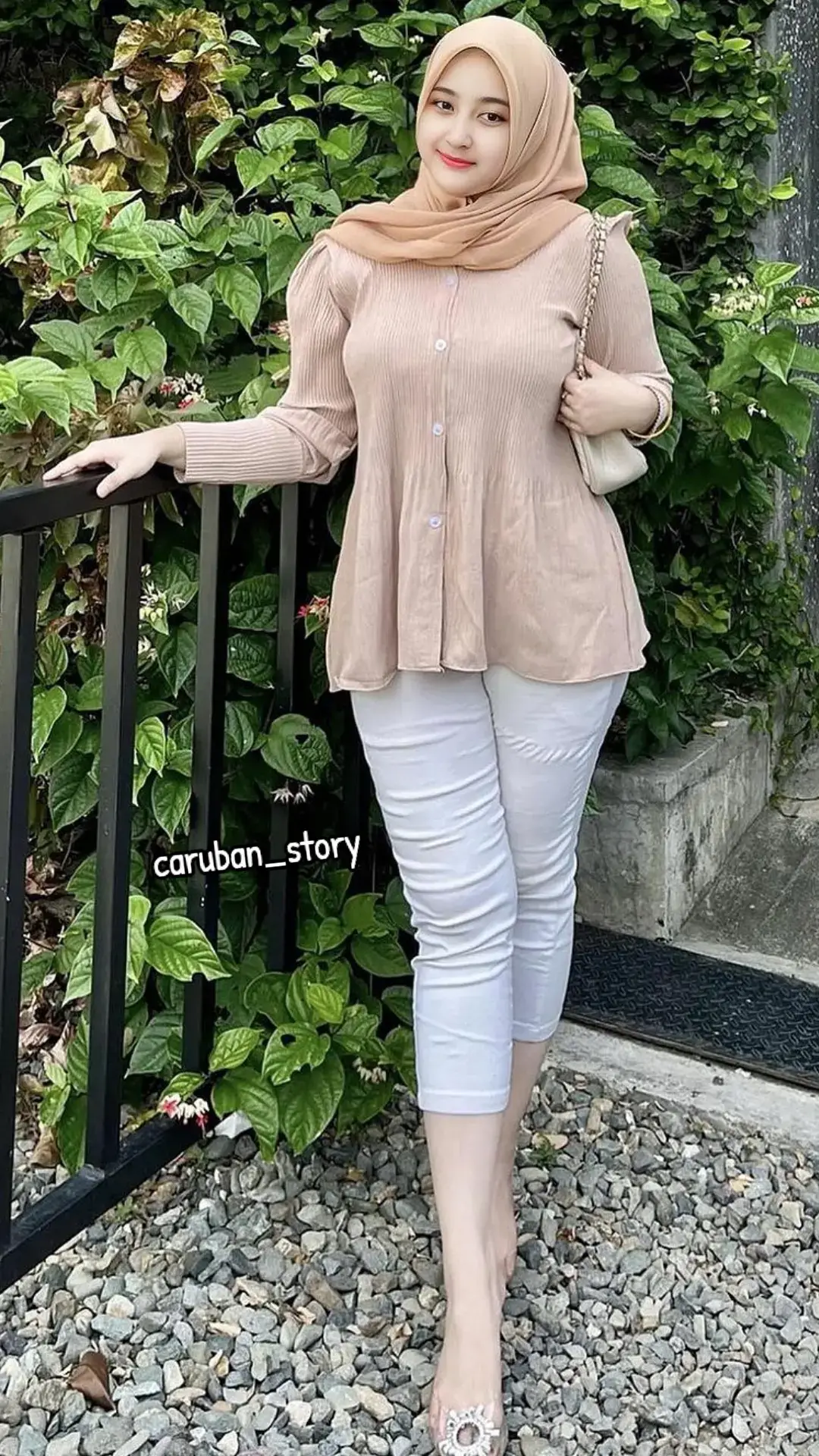 #masukberandafyp #fouryoupage #caruban_story #storyplatae #fypシ゚viral #cewekcantik #cewekidaman🙂 #tolongfypdongg😭😂 #trendingfyp #trendingvideofyp #trendingsound #trendingvideo #trendingsoundfyp #trendingtiktok #lagiviralditiktok 