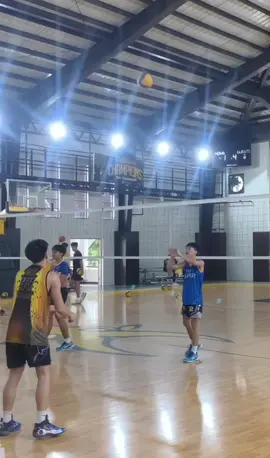 🐷🐽 #fyp #athlete #xyzbca #volleyball #foryou #viraldance #fy #volleyballboys #feu #gianfaisalpanes #lugaw 