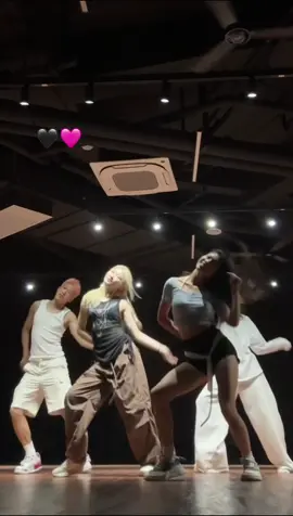 Forever young dance  #foreveryoung #blackpink #foreveryoungdancechallenge #dance #dancechallenge #dancecover #blackpinkofficial 