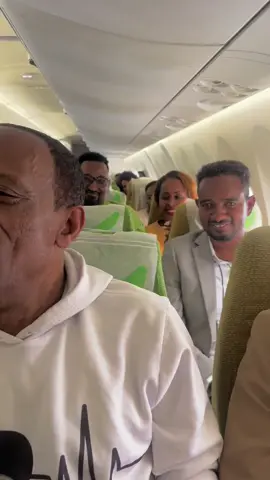Another delightful moment captured during our flight 🕺🔥 #oromotiktok #ethiopianairlines #ethiopiantiktok #fyp #viral 