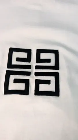 This week,we are offering a discount;each new user get $30 off their first product 🤎💜🖤🩷❤️#tiktokmademebuyit #off #foryou #tshirt #givenchy #fashion 