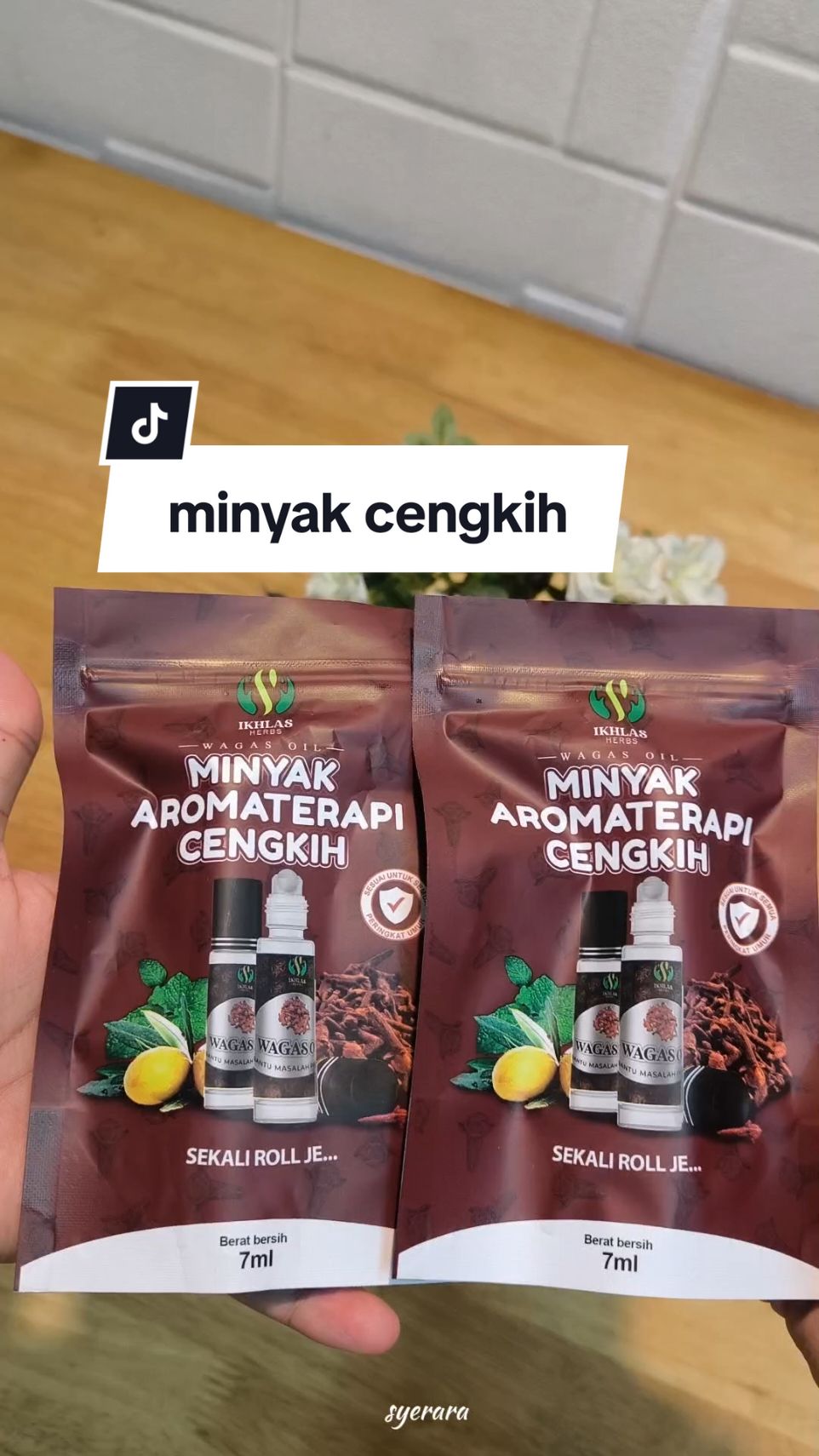 wagas oil / minyak cengkih bagus untuk melegekan batuk selsema Dan lain lain. harga mampu milk. bole buat stock dirumah senang nak guns #wagasoil #minyakaromaterapi #minyakaromaterapicengkih 