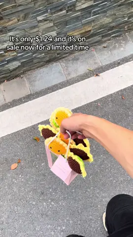 The most beautiful sunflower!#sunflower #sunflowers #flowers #flower #Summer #decorate #gift #girl #birthdaygift #tiktokshopdealsforyoudays #dealsforyoudays #tiktokshop #tiktokshopping 