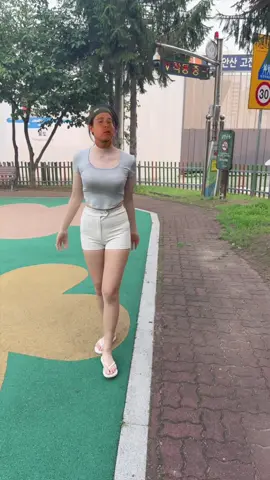 나는 왕꿈틀 지렁이 입니다