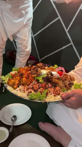 Attock Branch Platter❤️ #shinwarijoongaraattock #food #platter #FoodLover #lahamdampukht #shinwarifood #foryou #hammadfoodandtravel #shinwarijoongara #hammadkhanvlogs 