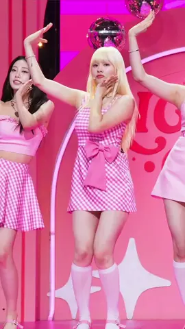 oh! hello miss barbie #jihan #weeekly #fancam #kpop #fyp #kpopfyp #foryou 