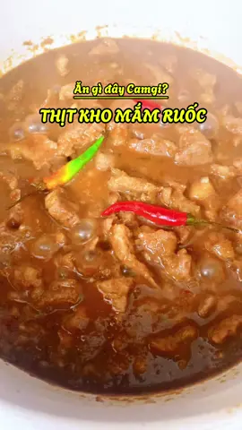 Thịt kho mắm ruốc hao cơm ngày mưa lắm nè  #mamruocxaothit #thitkhomamruoc #thịtxàomắmruốc #nauancungtiktok #chef #thinhhanh #angidaycamgi 