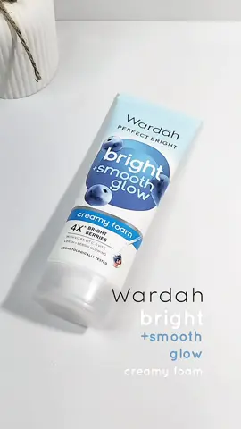 sebagus itu facial wash yang ga bikin kulit kering dan ketarik  #facialwash #wardah  #wardahbrightberries #rekomendasifacialwash #skincare 