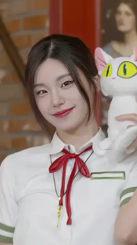 yeji pg fancam-cok tatlis oldu bu agliycam😭 #fyp #global #yeji #itzy #midzy #mehber🎧💌 #eating #fancam #imnotcool 