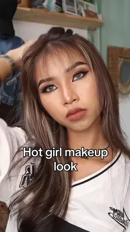 Hot girl makeup look ❤️🥹 never fail to prep my skin with bless moon aura cream from @GOODY SHOP ❤️##cambodia #fyp #trending 