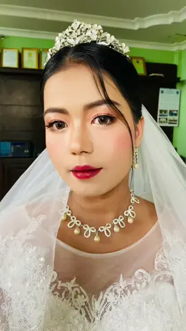#ဒီနေ့ပြင်ပေးဖြစ်တဲ့ သတို့သမီးလေး🤍🎀 ရုပ်လေးပြောင်းသွားအောင် ပြင်ပေးထားတယ်🎀 ဘာlightingမှ မပါပဲ ဒီတိုင်းလေးရိုက်ထားတာ အပြင်မှာပိုလှ🤍 Makeup Honey 09788777651 Taunggyi #dragonmakeup #Makeuphoney #Dourin #trend #Makeup #transalation #trendjoin #taunggyimakeup #သတို့သမီး #ဘွဲ့မိတ်ကပ် #ပွဲတက်မိတ်ကပ် #taunggyimakeup #dourinmakeup #weddingmakeup CapCut
