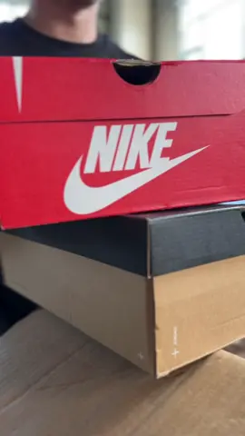 Wholesale Stock for your fashion store! Create an account on unfrosen.com #outletstock #wholesaleclothing #fashion #outlet #wholesale 