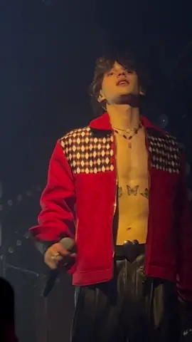 Posting videos from tour till i’m off vocal rest :( miss it