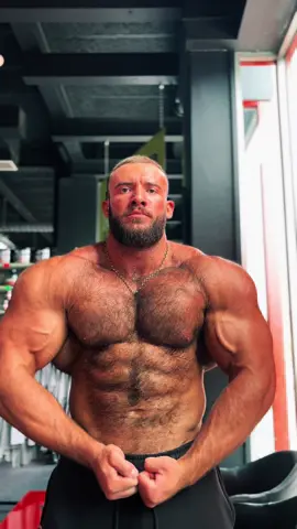 Work mode on  #bodybuilding #muscle #gains #jjphysique #posing #Fitness #fitnessmotivation 