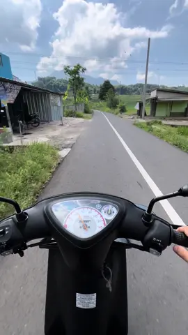 Pemandangan gunung tampomas sumedang dari jalan cicelot😁 #gunungtampomas #jalan #gunung #sumedang #mio #miosporty #yamahamiosporty #yamahamioindonesia #5tl #yamahamioindonesia #fyp #miooriginal #sumedang 