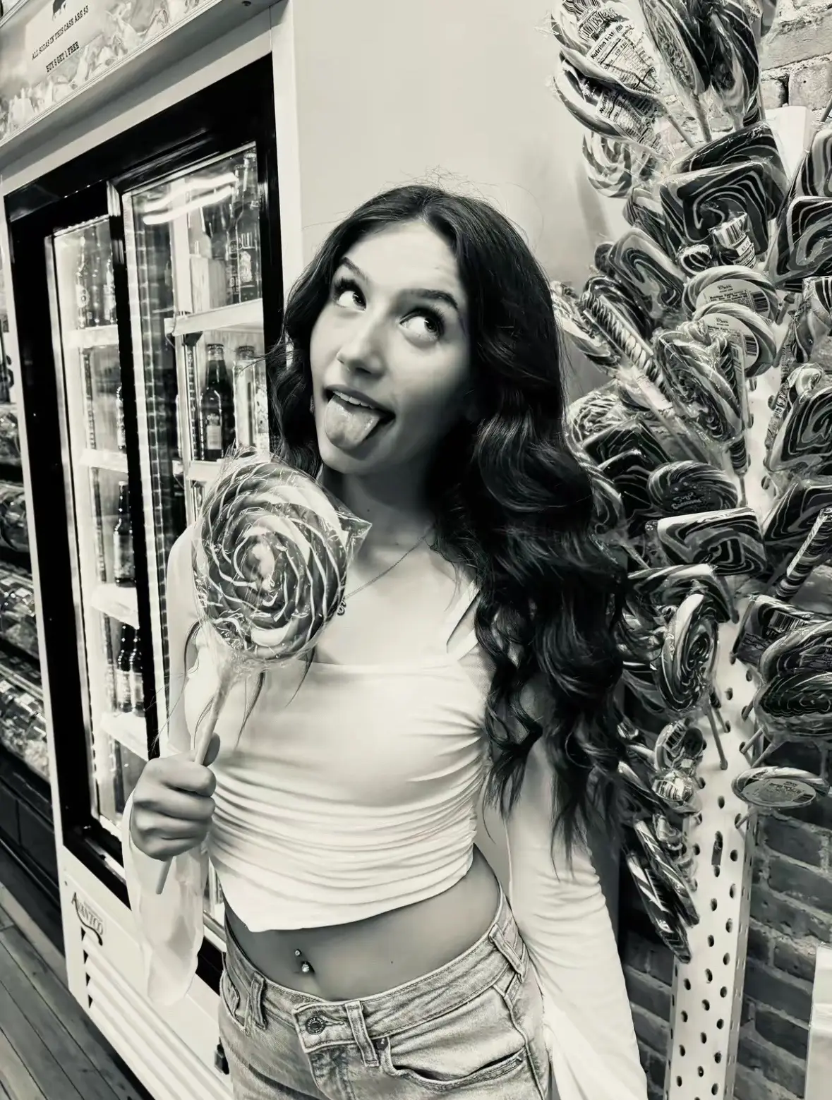 black & white?  #2014 #2014vibes #2014songs #photodump #photos #grwmaccount #grwm #viral #fypage #fyp #foryoupage #haulaccount #hauls #getreadywithme 