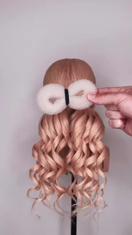 ✨💕 NEW HAIRSTYLE! Watch this Slick Hair Up Do Trick using a bun donut, a hairband and 2 ponytails! #hairstyle #hairtok #hairtips #weddinghair #bridal #creatorsearchinsights #slickhair 