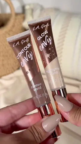 Embrace the glow with Glow Envy, your go-to liquid highlighter for that instant dewy radiance! 🤩💖 Enhance your features by sculpting with our Contour Envy Wand! ✨ Glow Envy “nightlife” & Contour Envy “summer nights” available @target💖 #LAGirlCosmetics #contourwand #highlighterwand #targetbeauty 