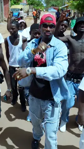 FAMÍLIA E STA DJA DISPONÍVEL NA YOUTUBE GANDA G AMI E BU FÃ ,@almeida12 @pogbaandrade @Mamba negra Bbk @Makaveli @GANDA G GDT @A.K.A. Military @N PACK 