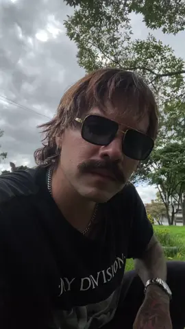 I’m back with my usual outfits content and with my new haircut 💇‍♂️ #foryou #fyp ##OOTD #fitcheck #mensfashion #70s #rockers #vintagevibes #parati 