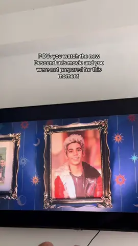 So happy they mentioned him 🫶🏻  #descendantstheriseofred 