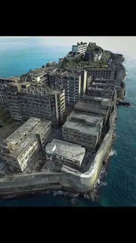 Remember the deserted island with creepy buildings from the movie Skyfall? Hashima island in Japan has a look a like spot - an abandoned unfinished hotel located in Montengro, at the Budva riviera. #perazicado #montenegro #budva #jamesbond #skyfall #hashima 