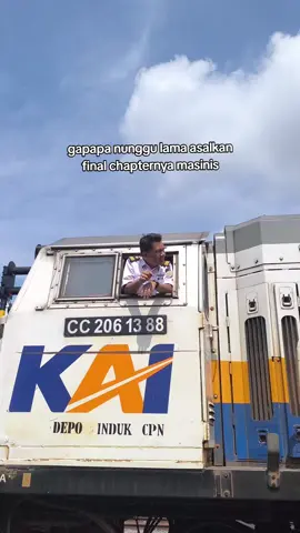 siapa disini cita-citanya jadi masinis ☝🏻 #masinisindonesia #masiniskai #keretaapiindonesia #kai121 #railfansindonesia #citacita #impian #lokomotif #cc206 #storykeretaapi #lewatberanda #foryou #fyp 