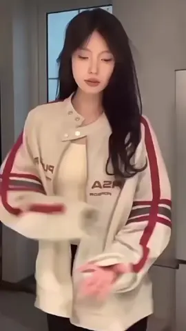 Áo khoác thời trang Trung Quốc với thiết kế Maillard đẹp qtqd🌝. Này mặc chạy moto là khỏi bàn#phongcach #style #outfit #thoitrang #fypシ #trendingfashion #xuhuong #outfitsangxin #chuquynh_embehaybuon 