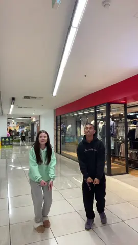 WHO KNOWS WHERE WE ARE!? 🔥🤷🏽‍♂️ #viral #nz #dance #newplymouth 