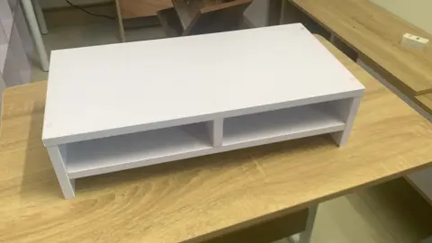 Kệ màn hình máy tính chia ngăn khoa học màu full trắng #kệ #kệmaytinh #noithat #noithatdep #decor #noithatthongminh 