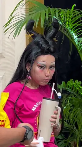 Yaahh namanya hidup,kadang ketawa kadang dangdutan 🤪💃👌