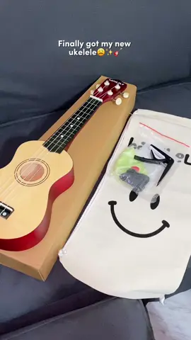 Sign mo na rin ‘to para mag ukelele🎸✨🙂‍↔️ #ukelele #instruments #fypシ #fyp #ukelelecover 