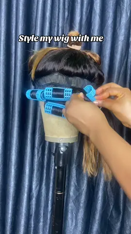Style my wig with me  #wigstyledbyme #wigstyling #wiginfluencer 