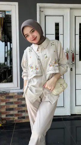 Gemes bgt detail bajunya🌸🎀 #kemejalinen #atasanlinen #atasanbordir #kemejabordir #ootdhijab 