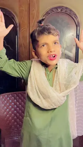 Mama papa achy hain char un ky bachy hain 🥰😅#tranding #viral #video #funnyvideos #growmyaccount #foryoupage #rajabahawalpuri #funnymoments #foryou #100k #views #grow #pti_zindabad 